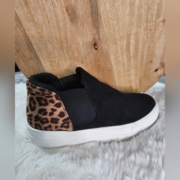 NEW Soda Black and Leopard Slip-On Sneakers - Picture 1 of 4